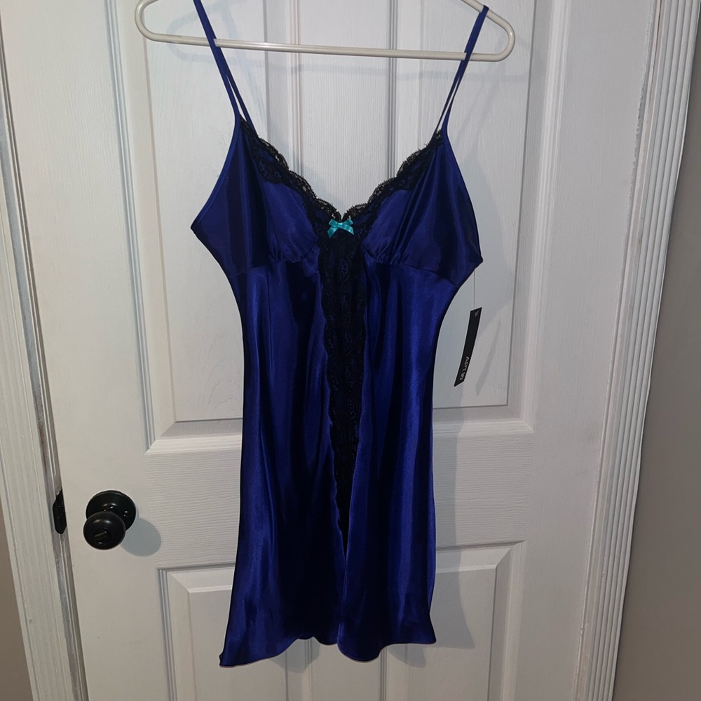 Nwt Purple and black lace